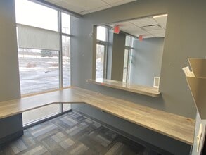 3377 Packerland Dr, De Pere, WI à louer Photo intérieure– Image 2 sur 54