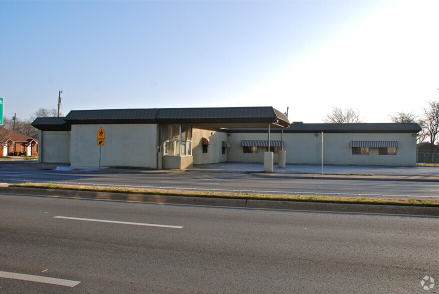 702 S Hampton Rd, Dallas, TX à vendre - Photo de l’immeuble – Image 2 sur 4