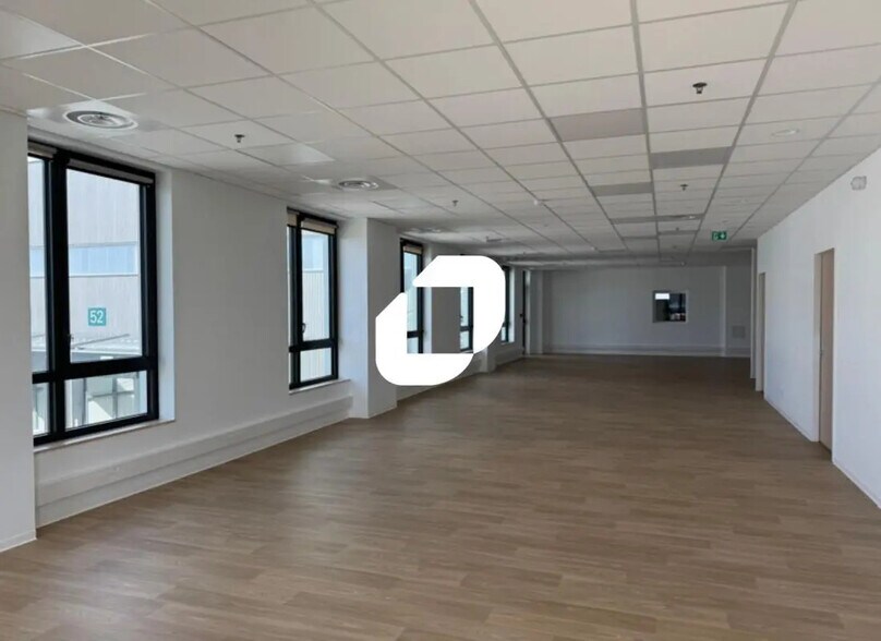 Bureau dans Douvrin à louer - Photo intérieure – Image 3 sur 8