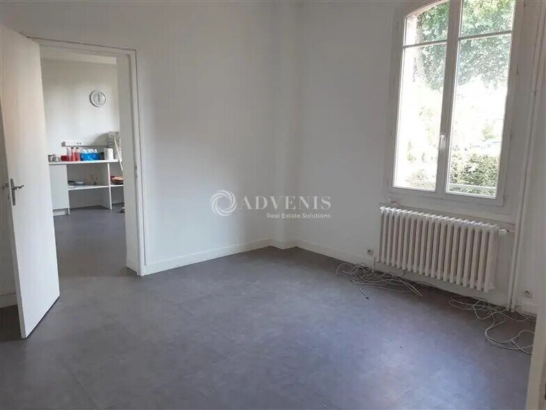 Bureau dans Beauvais à vendre - Photo de l’immeuble – Image 3 sur 5