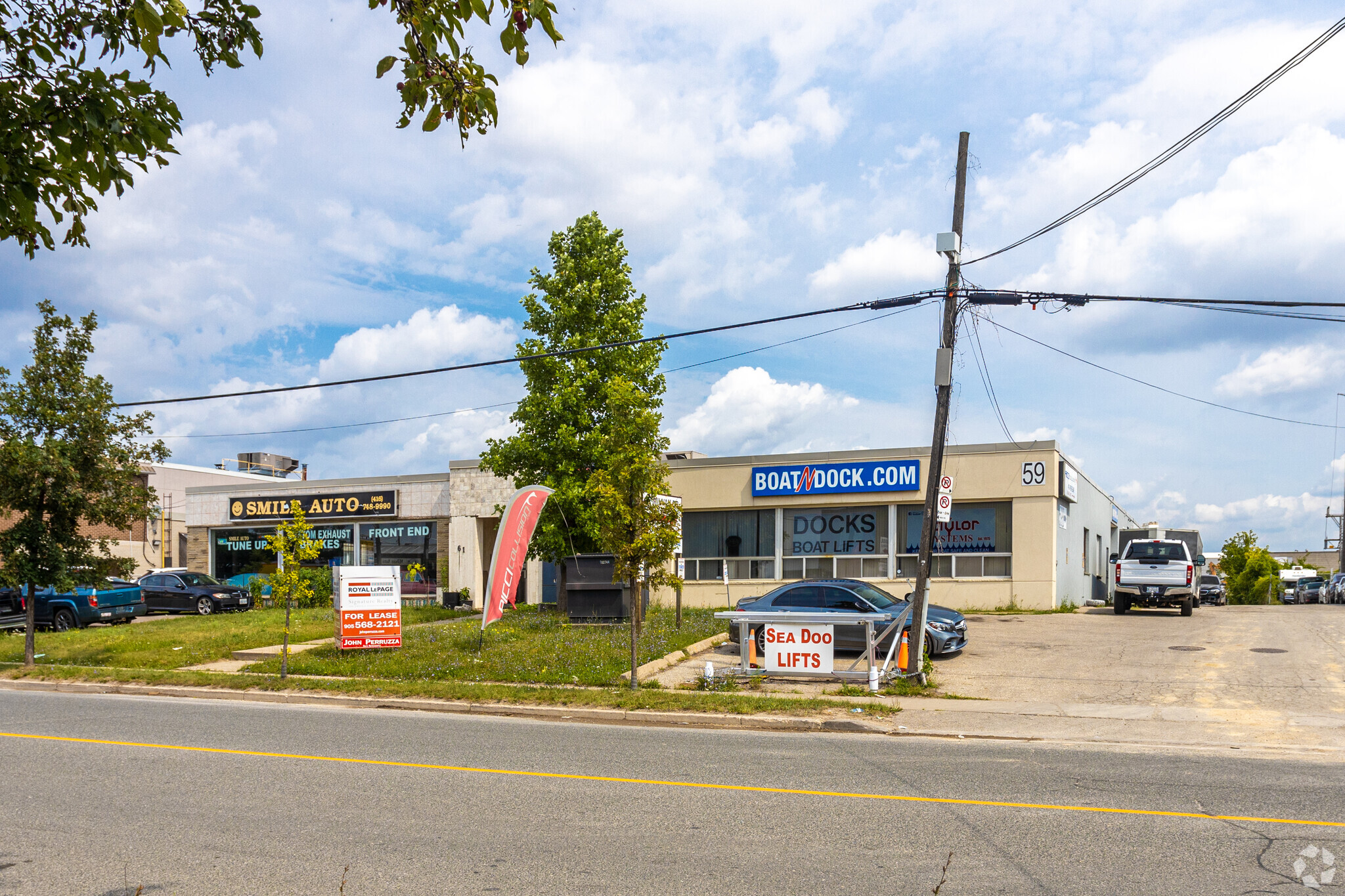 59-61 Milvan Dr, Toronto, ON à louer Photo principale– Image 1 sur 4