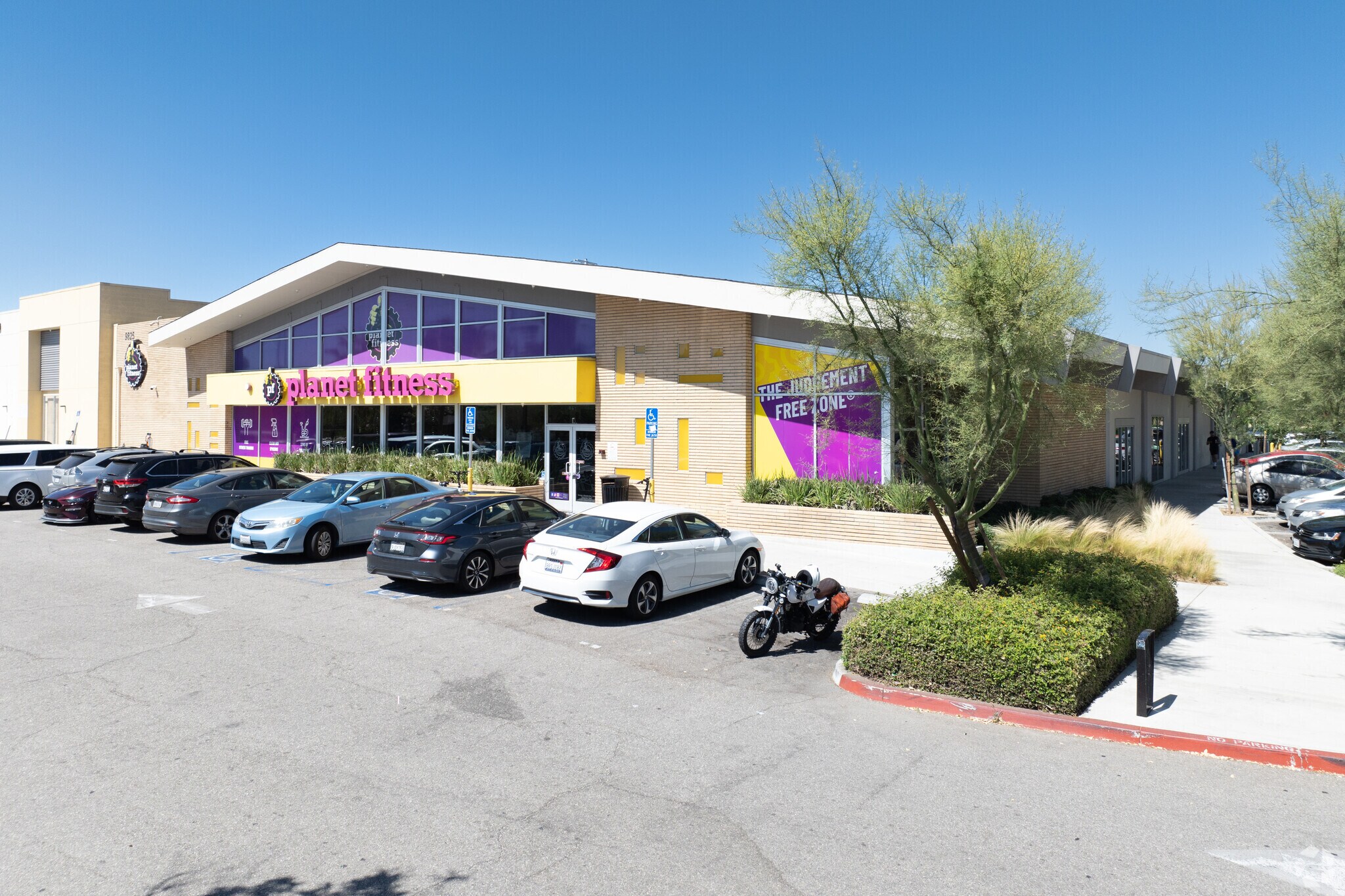 9825 Mason Ave, Chatsworth, CA à vendre Photo principale– Image 1 sur 7