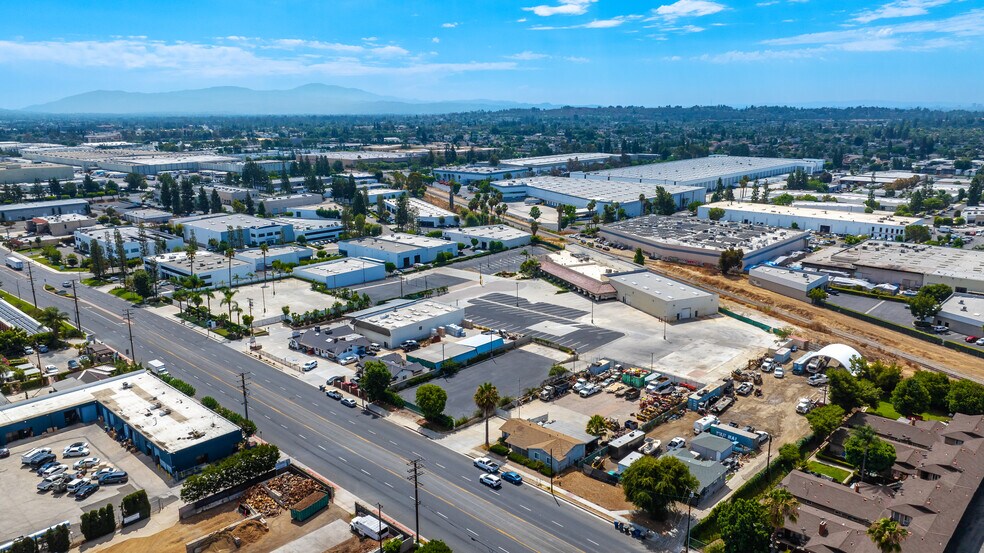1560 W Lambert Rd, Brea, CA à louer - Aérien – Image 3 sur 9