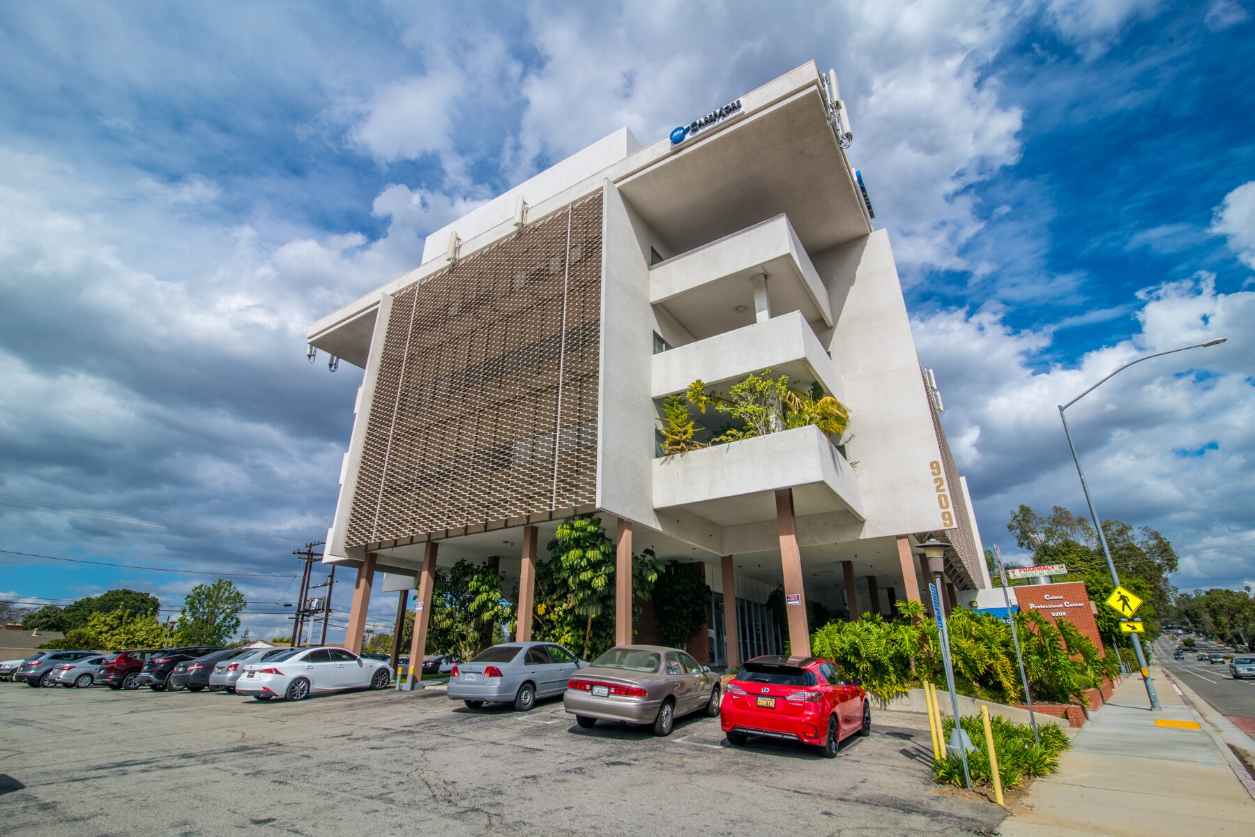 9209 Colima Rd, Whittier, CA à louer Photo principale– Image 1 sur 8