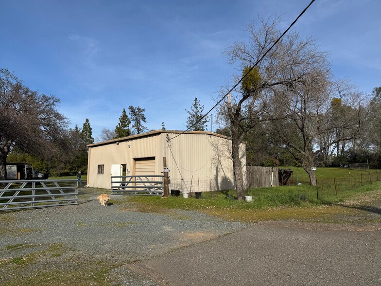 355 Silver Bend way, Auburn, CA à louer - Photo de l’immeuble – Image 2 sur 2