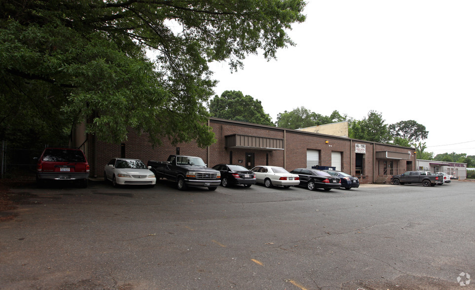 2908-2918 N Graham St, Charlotte, NC à louer - Photo de l’immeuble – Image 3 sur 44