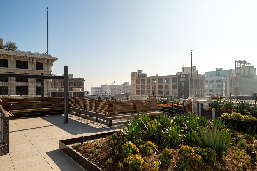 761 S Broadway, Los Angeles, CA à louer - Photo de l’immeuble – Image 3 sur 8