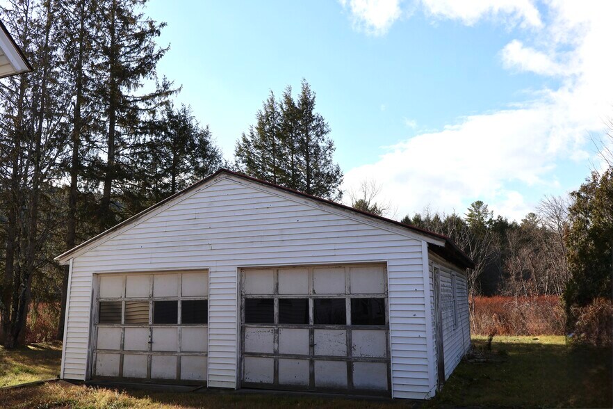 2072 Main st, Londonderry, VT à vendre - Photo de l’immeuble – Image 2 sur 35