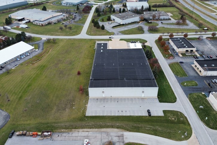 7829 Ponderosa Rd, Perrysburg, OH à louer - Photo de l’immeuble – Image 2 sur 4