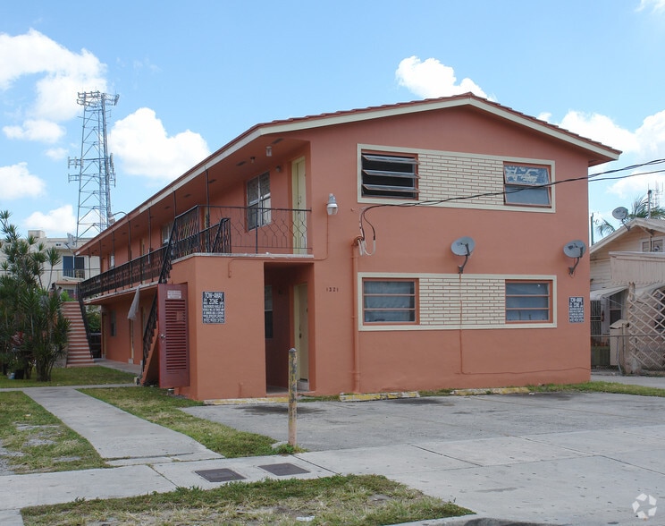 1321 NW 5th St, Miami, FL à vendre - Photo de l’immeuble – Image 2 sur 2