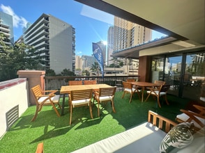 444 Hobron Ln, Honolulu, HI à louer Autre– Image 2 sur 4