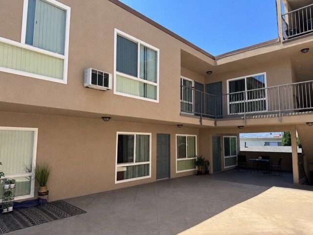 528 E Verdugo Ave, Burbank, CA à vendre - Photo de l’immeuble – Image 3 sur 6