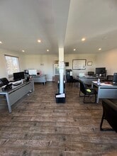 10351 60th Ave NW, Edmonton, AB à louer Photo de l’immeuble– Image 2 sur 4