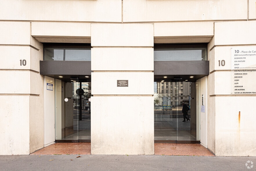 10 Place De Catalogne, Paris à louer - Photo de l’immeuble – Image 2 sur 4