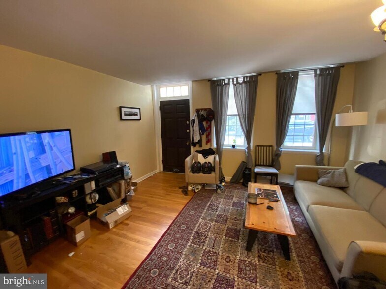 747 S 2nd St, Philadelphia, PA à vendre - Photo de l’immeuble – Image 3 sur 43