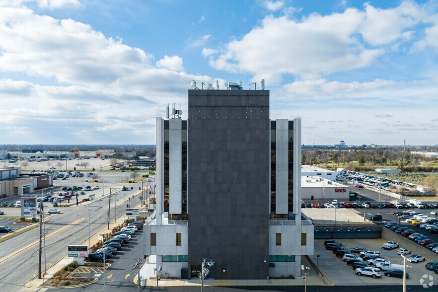 7222 W Cermak Rd, North Riverside, IL à louer - Photo de l’immeuble – Image 3 sur 15