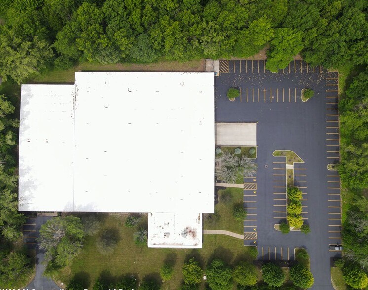 55 Woodridge Dr, Amherst, NY à louer - Photo de l’immeuble – Image 3 sur 7