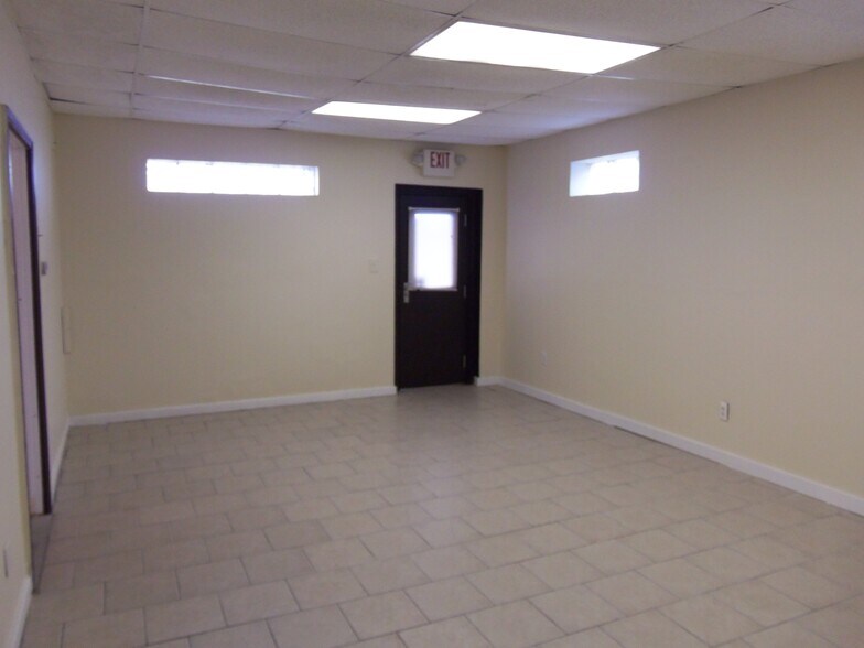 495 N Perry St, Pontiac, MI à louer - Photo de l’immeuble – Image 2 sur 6