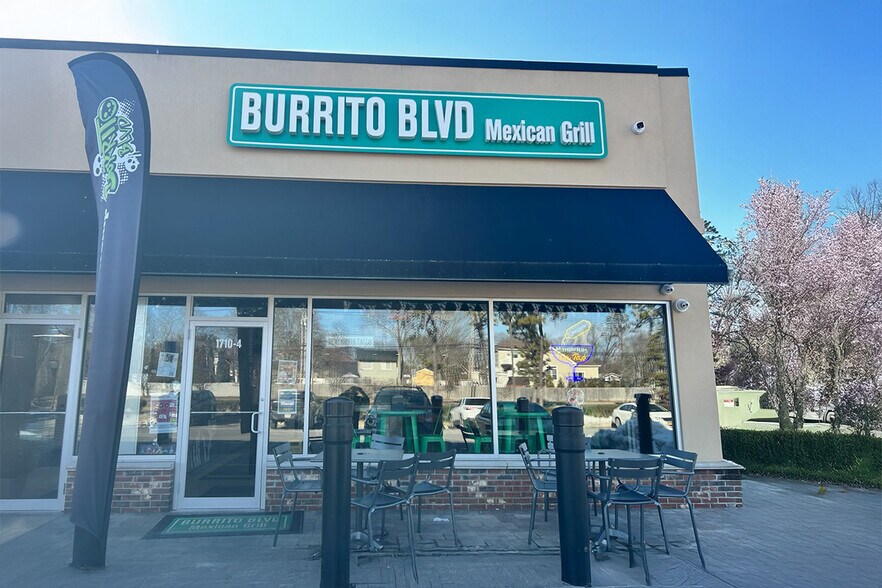 1710 Route 112, Coram, NY à louer - Photo principale – Image 1 sur 2