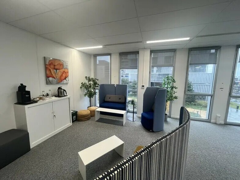 Bureau dans Bordeaux à vendre - Photo de l’immeuble – Image 3 sur 9