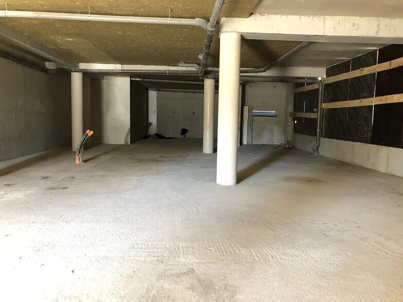 Local commercial dans Tourves à louer - Photo intérieure – Image 2 sur 4