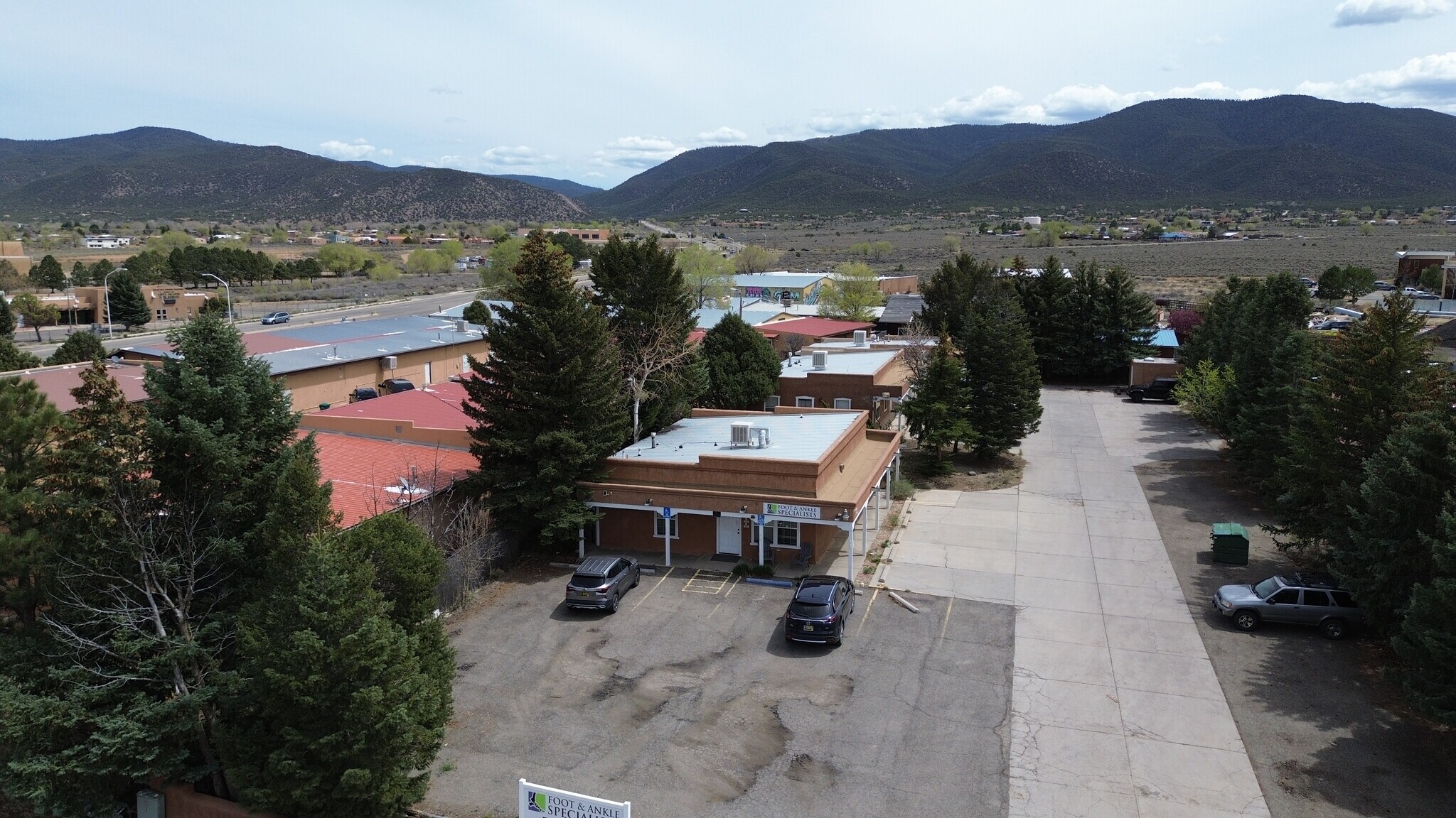 1213 Gusdorf Rd, Taos, NM à vendre Photo de l’immeuble– Image 1 sur 6