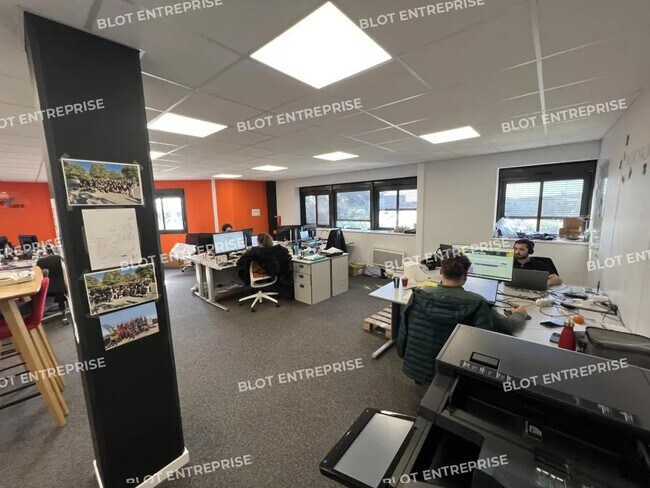 Plus de détails pour Bureau à louer