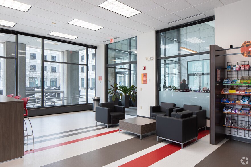 895 Central Ave, Cincinnati, OH à louer - Photo intérieure – Image 3 sur 21