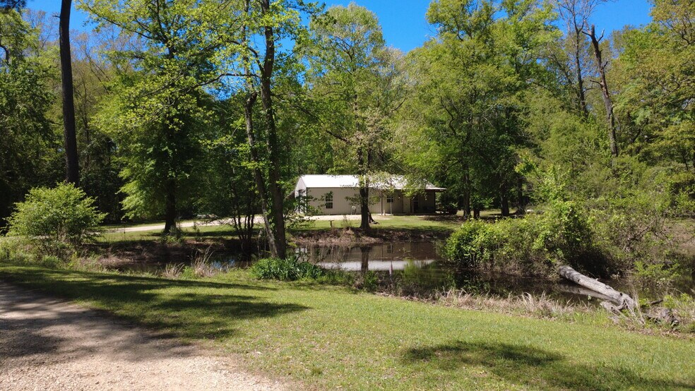 8719 Pearson Rd, Ore City, TX à vendre - Photo de l’immeuble – Image 1 sur 39