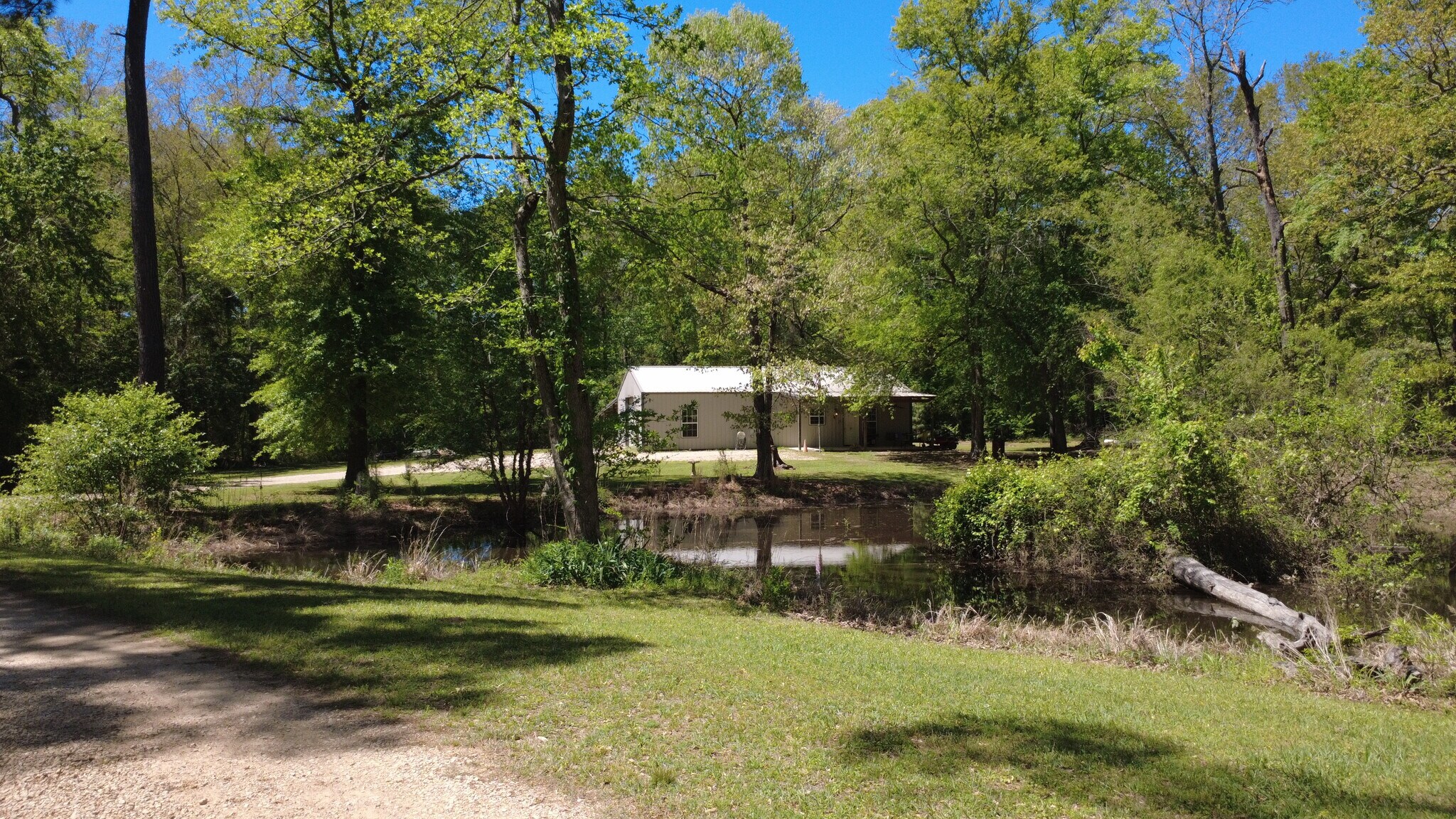 8719 Pearson Rd, Ore City, TX à vendre Photo de l’immeuble– Image 1 sur 40