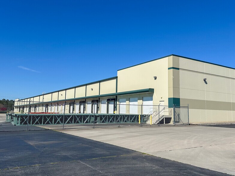 301 James Record Rd, Huntsville, AL à louer - Photo de l’immeuble – Image 3 sur 6