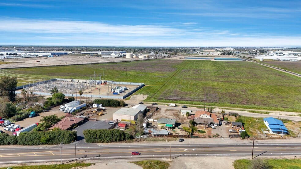 2222 Vierra Rd, Lathrop, CA à vendre - Photo de l’immeuble – Image 2 sur 9