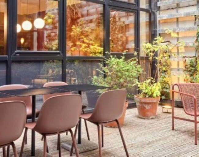 Plus de détails pour 2 Rue De Laborde, Paris - Coworking à louer