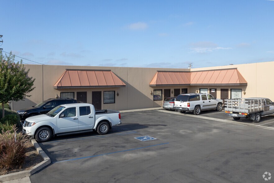 13020 Tom White Way, Norwalk, CA à louer - Photo de l’immeuble – Image 2 sur 17