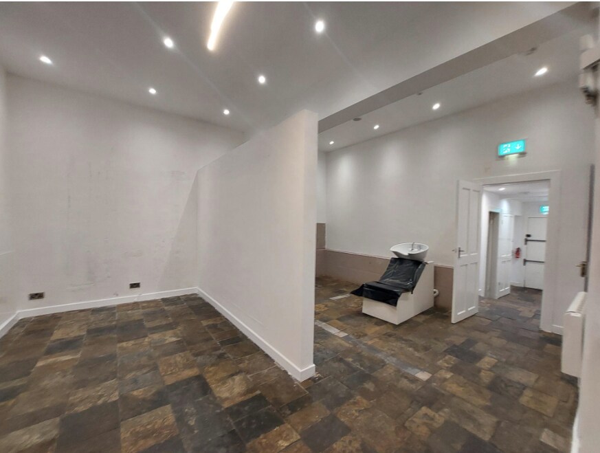 84 Walter Scott Av, Edinburgh, EDH EH16 5RL - Lot 84 - - Photo intérieure - Image 2 of 3