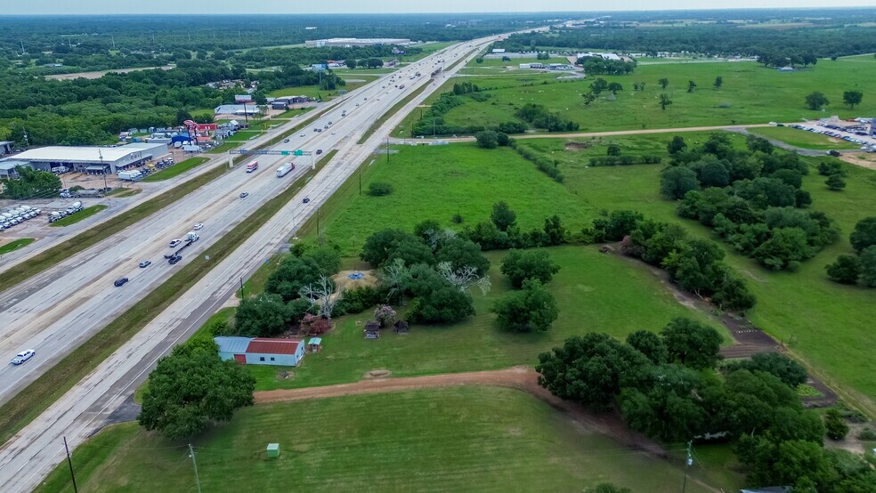 4579 SE I 10 Frontage Rd, Sealy, TX à vendre - Photo de l’immeuble – Image 2 sur 13