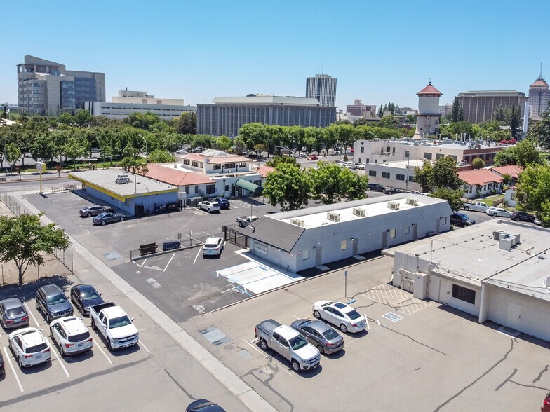 1228 P St, Fresno, CA à louer - Aérien – Image 3 sur 16