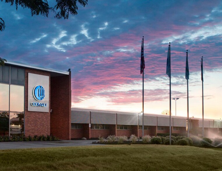 2800 W 14 Mile Rd, Royal Oak, MI à louer - Photo de l’immeuble – Image 1 sur 2