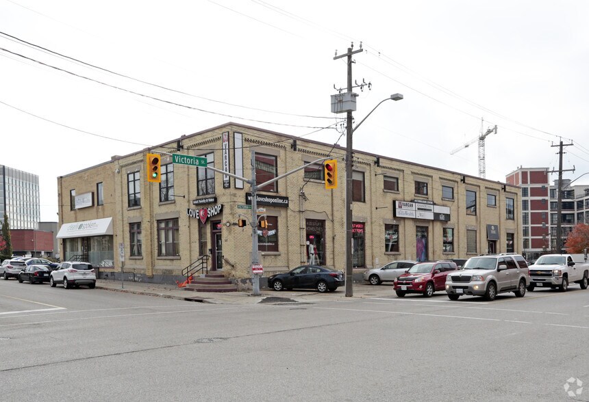 55 Victoria St N, Kitchener, ON à louer - Photo de l’immeuble – Image 3 sur 9