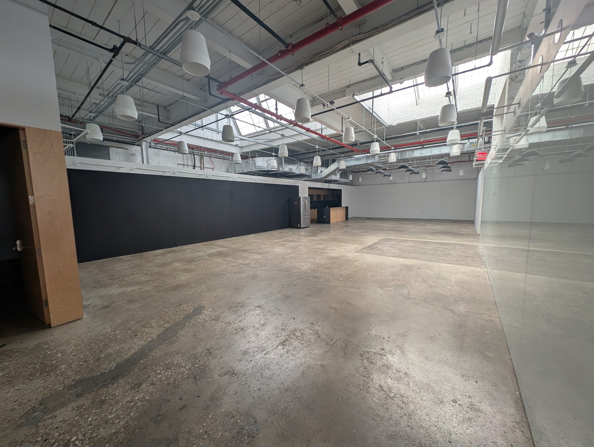 160 Van Brunt St, Brooklyn, NY à louer Photo intérieure– Image 1 sur 4