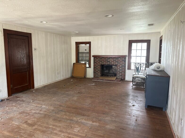 208 N Stewart St, Azle, TX à vendre - Photo de l’immeuble – Image 3 sur 6
