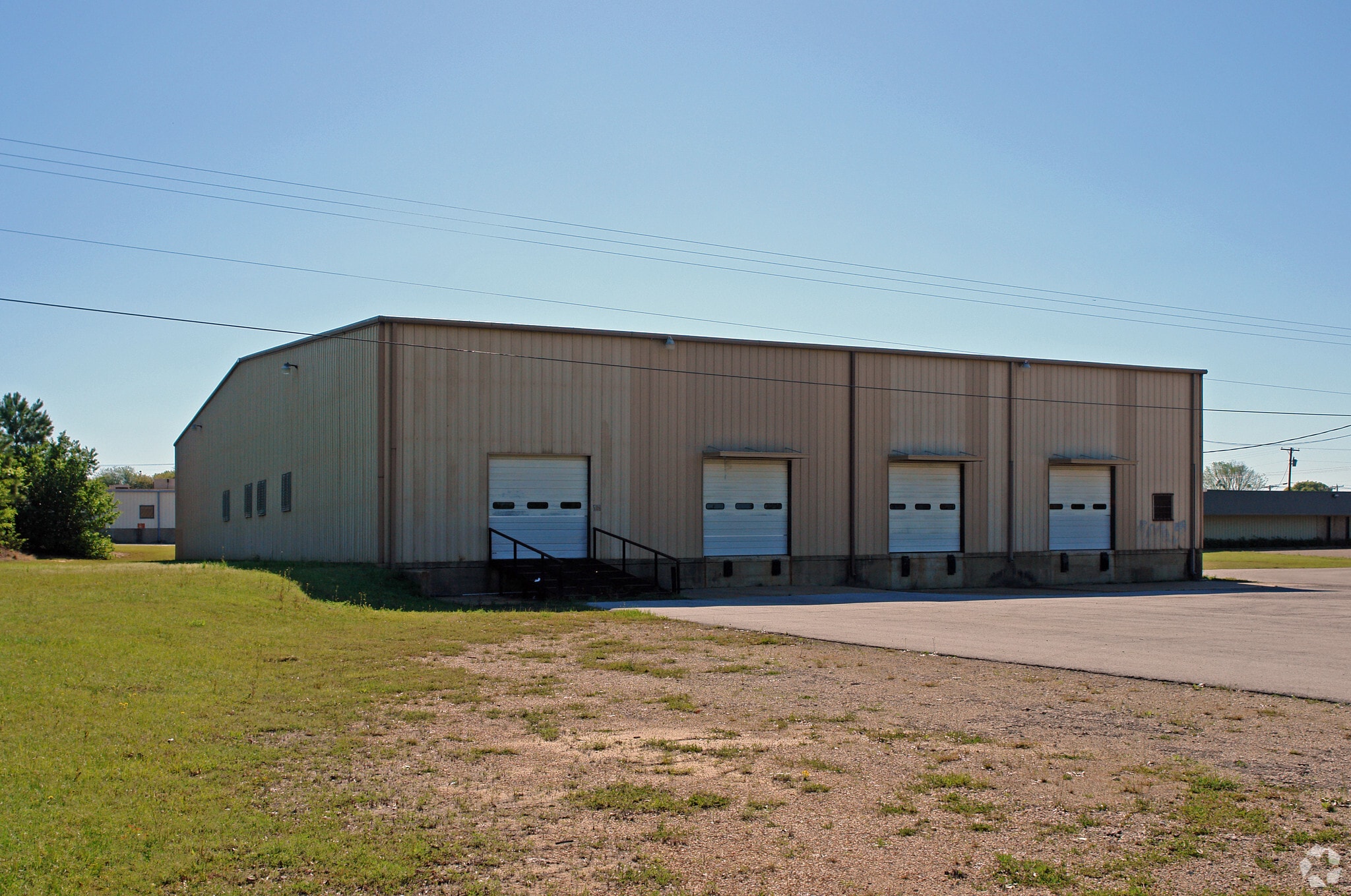 B and J Industrial Park portefeuille de 2 biens à vendre sur LoopNet.fr Photo principale– Image 1 sur 3