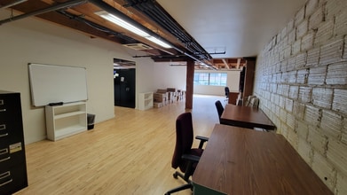 240 N Broadway, Portland, OR à louer Photo intérieure– Image 1 sur 11