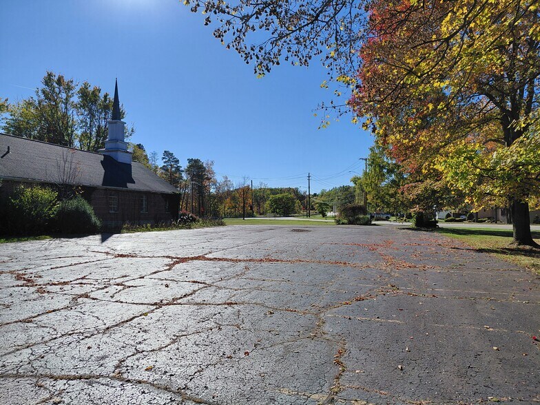 10909 Chippewa Rd, Brecksville, OH à vendre - Photo de l’immeuble – Image 2 sur 45