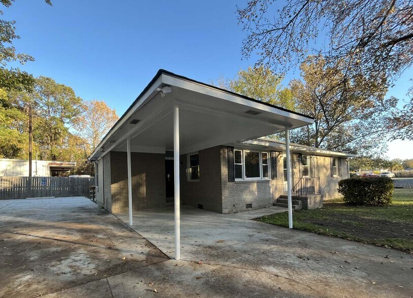 634 Orleans Rd, Charleston, SC à louer - Photo de l’immeuble – Image 2 sur 7