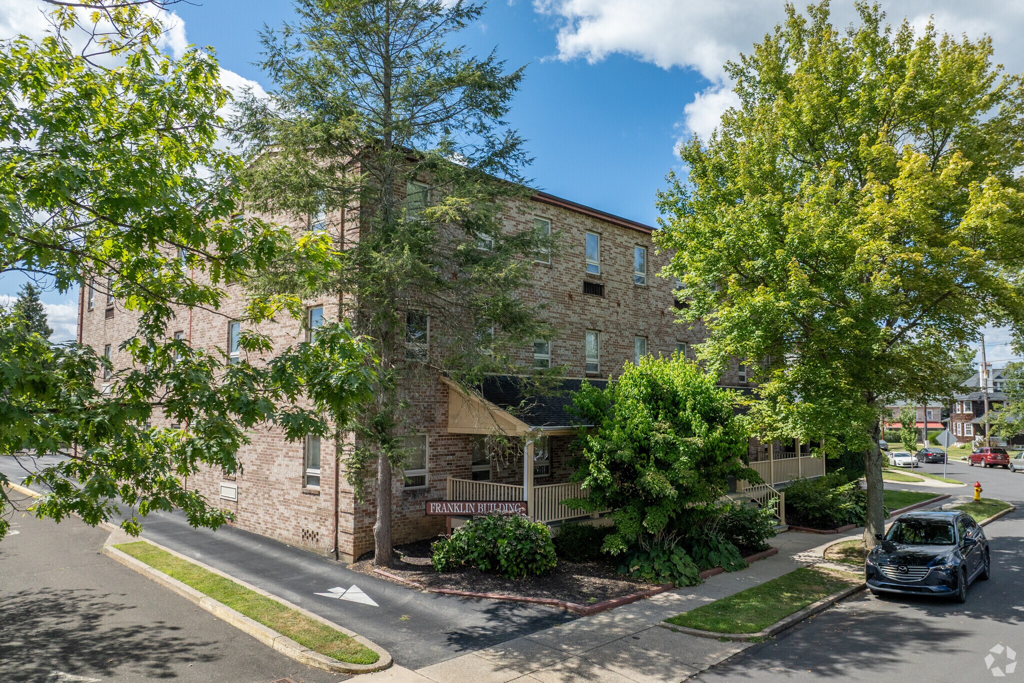 16 N Franklin St, Doylestown, PA à louer Photo principale– Image 1 sur 6