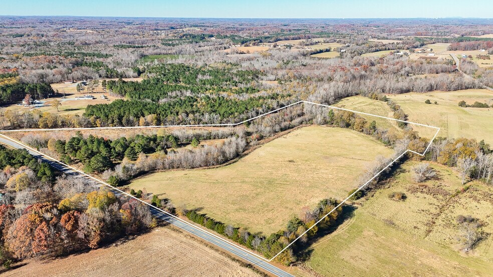 6436 Beulah Church Rd, Liberty, NC à vendre - Photo de l’immeuble – Image 2 sur 24