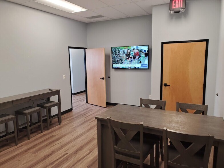 270 W Georgia Ave, Nampa, ID à louer - Photo de l’immeuble – Image 2 sur 6