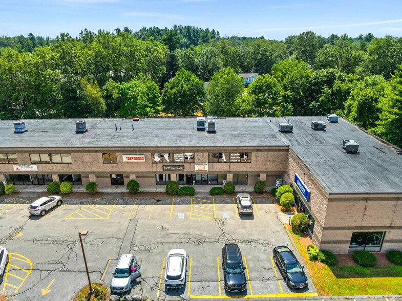 885 Main St, Tewksbury, MA à louer - Photo de l’immeuble – Image 2 sur 4