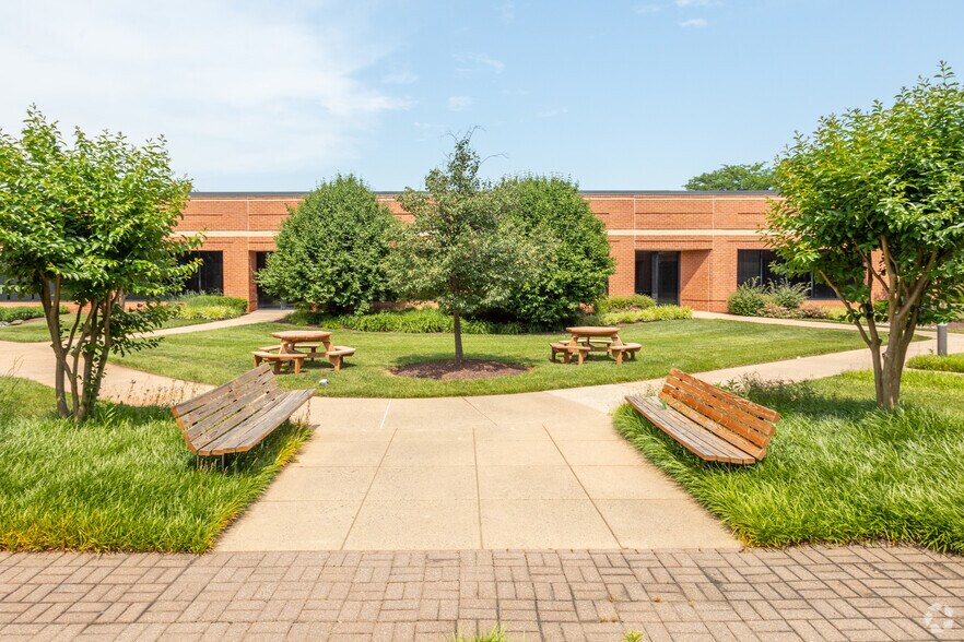 46010 Manekin Plz, Dulles Town Center, VA à louer - Photo de l’immeuble – Image 3 sur 3